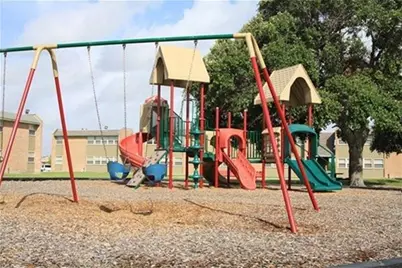 711 Glenoak Drive, Corpus Christi, TX 78418 - Photo 3