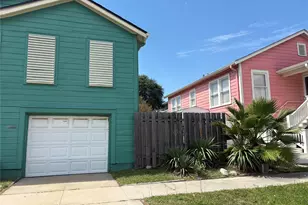 2011 33rd St, Galveston, TX 77550 - Photo 3