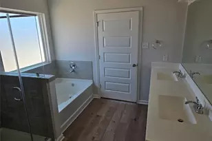 13215 Hayden Peak Dr, Iowa Colony, TX 77583 - Photo 11