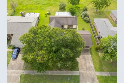 422 W Castle Harbour Drive, Friendswood, TX 77546 - Photo 25