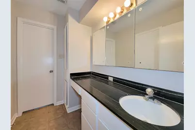 18583 Martinique Drive, Houston, TX 77058 - Photo 19