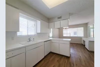 18583 Martinique Drive, Houston, TX 77058 - Photo 9