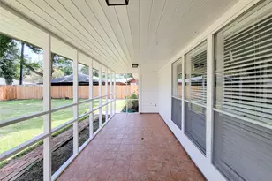 18583 Martinique Dr, Houston, TX 77058 - Photo 29