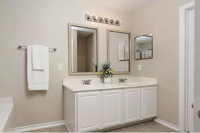 166 N Burberry Park Circle, The Woodlands, TX 77382 - Photo 19