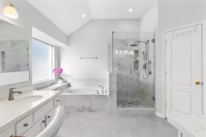 2353 Golden Shores Lane, League City, TX 77573 - Photo 15