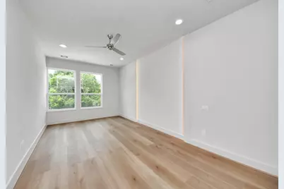 13104 Moncloa Drive, Houston, TX 77047 - Photo 9