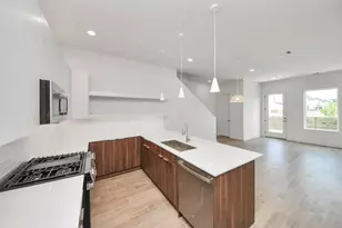 13104 Moncloa Dr, Houston, TX 77047 - Photo 3
