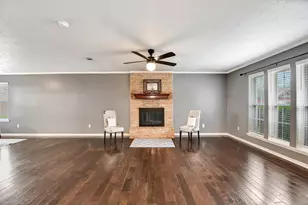 8 Arlington St, Conroe, TX 77301 - Photo 9