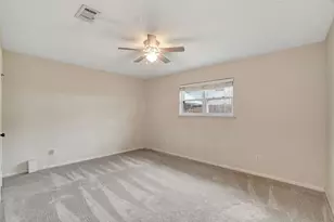 8 Arlington St, Conroe, TX 77301 - Photo 23