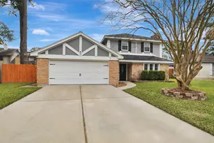 8 Arlington St, Conroe, TX 77301 - Photo 1