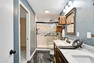 8 Arlington St, Conroe, TX 77301 - Photo 27