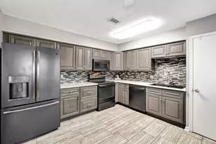 8 Arlington St, Conroe, TX 77301 - Photo 19