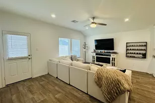 31726 Sutton Mdws Ln, Fulshear, TX 77441 - Photo 11