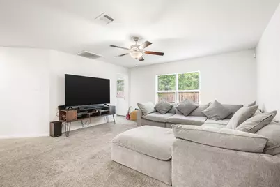 10619 Lost Maples Drive, Cleveland, TX 77328 - Photo 5