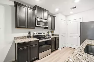 10619 Lost Maples Dr, Cleveland, TX 77328 - Photo 11