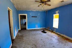 270 S 9th St, Silsbee, TX 77656 - Photo 5