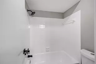 13852 Hollowgreen Dr, Houston, TX 77082 - Photo 15