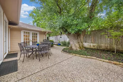 3842 Meadow Lake Lane, Houston, TX 77027 - Photo 35
