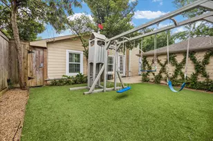 3842 Meadow Lake Ln, Houston, TX 77027 - Photo 33