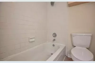 2750 Holly Hall Street #1118, Houston, TX 77054 - Photo 9