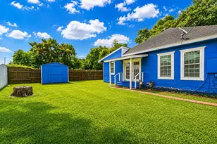111 E Southland Ave, Alvin, TX 77511 - Photo 5