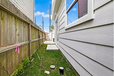 975 Highland Light Lane, Houston, TX 77091 - Photo 41