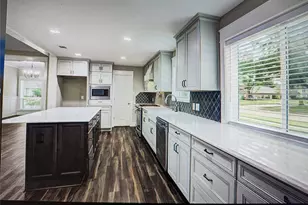 2826 Edgewood Dr, Sugar Land, TX 77479 - Photo 5