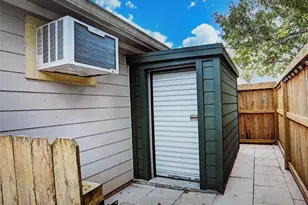 2826 Edgewood Dr, Sugar Land, TX 77479 - Photo 13