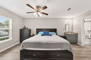 2800 Jeanetta St, Houston, TX 77063 - Photo 5