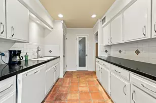 2501 Watertown Mall, Houston, TX 77057 - Photo 7