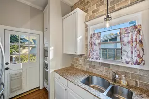 1342 Allston St, Houston, TX 77008 - Photo 13