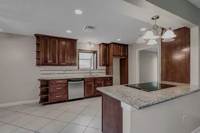 706 S Diamondhead Boulevard, Crosby, TX 77532 - Photo 7