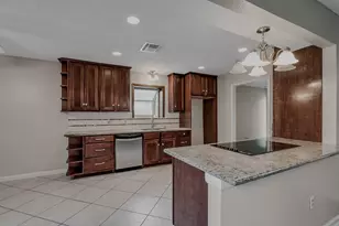 706 S Diamondhead Blvd, Crosby, TX 77532 - Photo 7