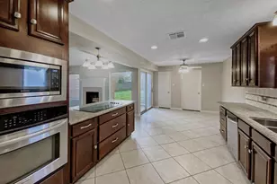 706 S Diamondhead Blvd, Crosby, TX 77532 - Photo 9