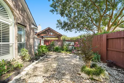 7310 Whistle Court, Sugar Land, TX 77479 - Photo 43