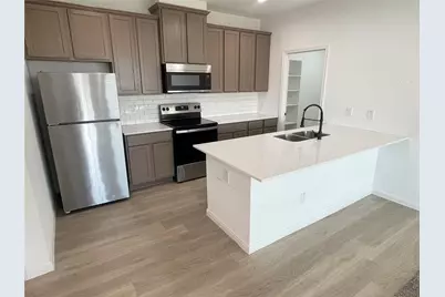 802 W Loop, El Campo, TX 77437 - Photo 3