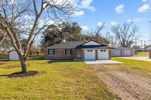 426 County Rd 243, Angleton, TX 77515 - Photo 1