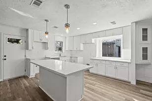 426 County Rd 243, Angleton, TX 77515 - Photo 11