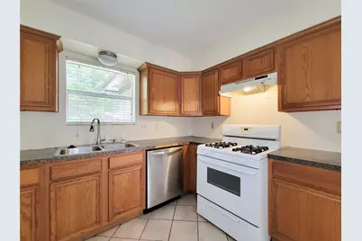 18 N Wavy Oak Circle, The Woodlands, TX 77381 - Photo 5