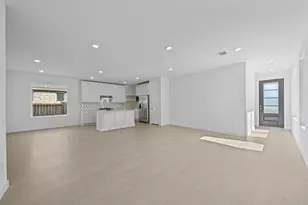 27402 Sweetwater Bay Dr, Katy, TX 77493 - Photo 9