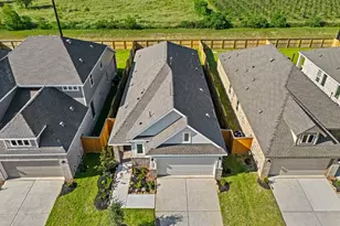 27402 Sweetwater Bay Dr, Katy, TX 77493 - Photo 5