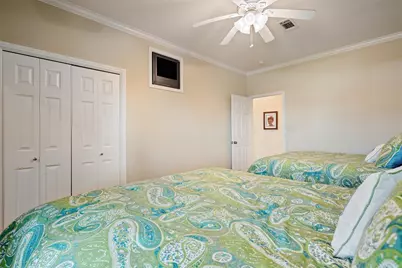 3125 James, Crystal Beach, TX 77650 - Photo 31