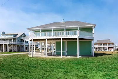 3125 James, Crystal Beach, TX 77650 - Photo 7