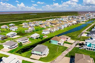 3125 James, Crystal Beach, TX 77650 - Photo 5