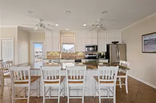 3125 James, Crystal Beach, TX 77650 - Photo 15