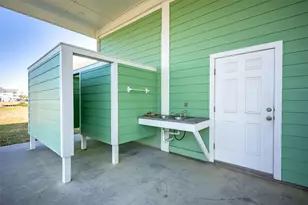 3125 James, Crystal Beach, TX 77650 - Photo 43