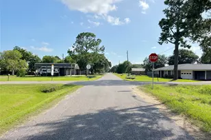 5822 4th St, Danbury, TX 77534 - Photo 3