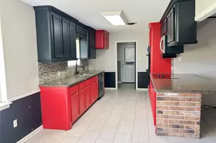 5822 4th St, Danbury, TX 77534 - Photo 9