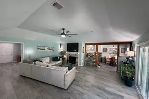 3006 Sugar Wood Dr, League City, TX 77573 - Photo 5