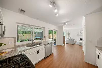3 E Stony Bridge Circle, The Woodlands, TX 77381 - Photo 15